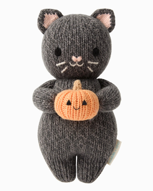 Baby kitten (with pumpkin)