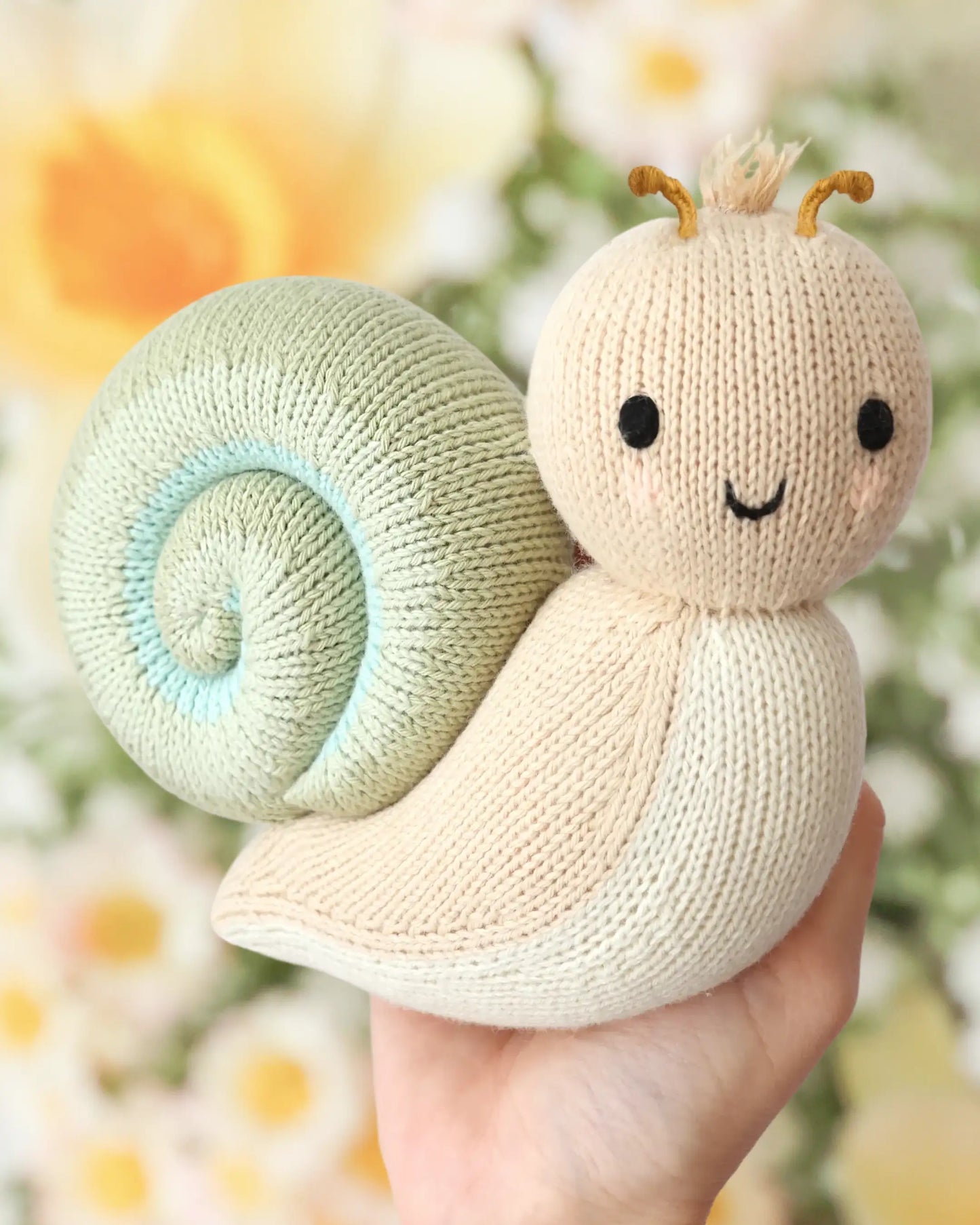 Baby snail (morning dew)