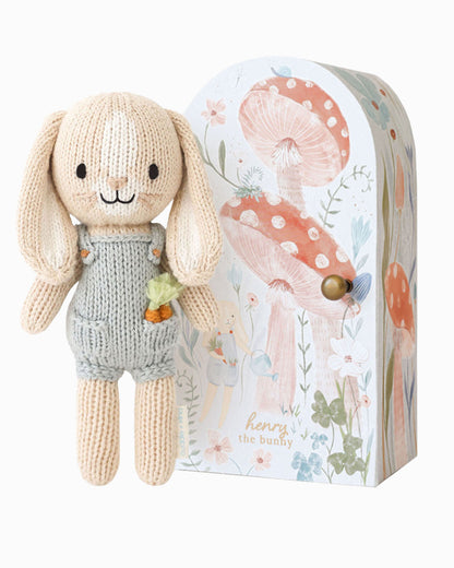 Tiny Easter bunny family (baby carrot)