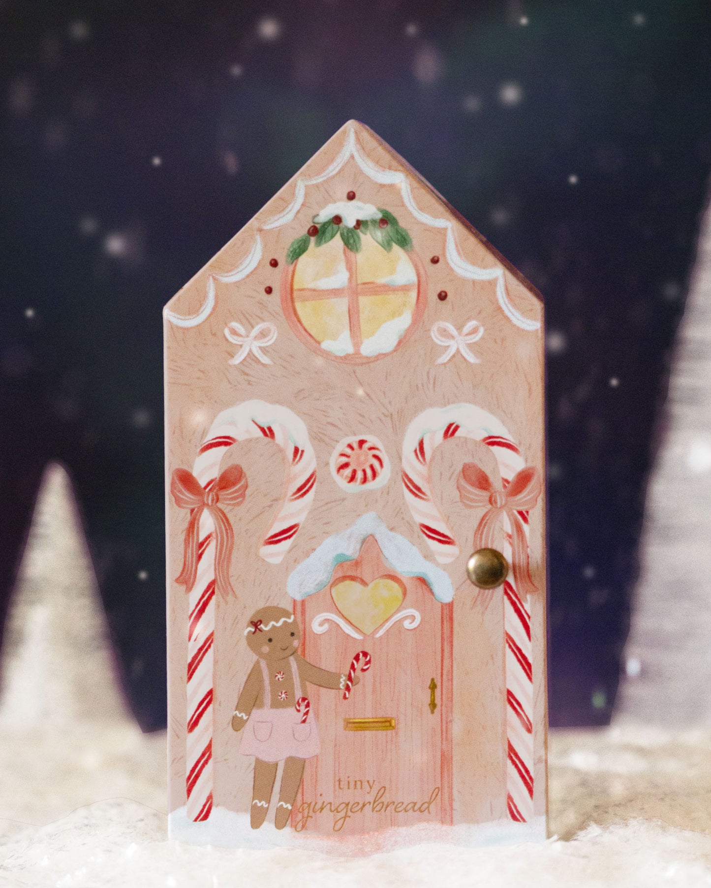 Tiny gingerbread (sugarplum)