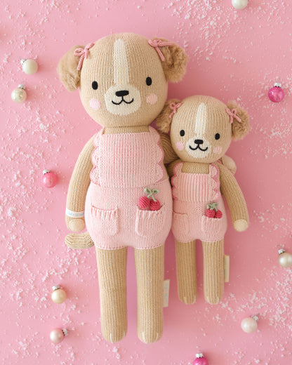 Nora the golden puppy