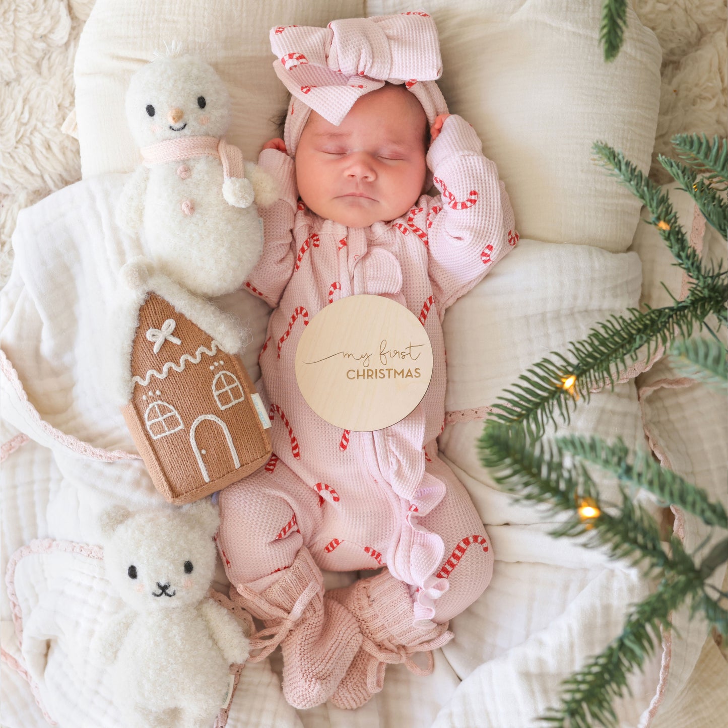 Baby gingerbread house (icing white)