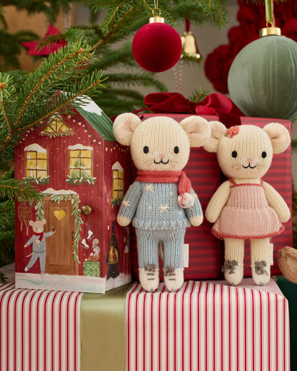 Tiny festive mouse family
