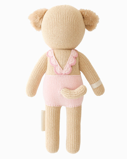 Nora the golden puppy