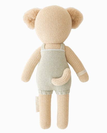 Theo the golden puppy